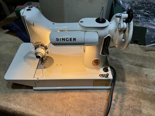White singer featherweight - singer,