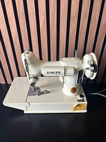Singer featherweight 221 - singer,